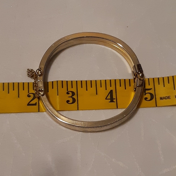 Vintage Clamp Bracelet With Safety Chain Lock, Gold Tone Megerments are in photo - Picture 7 of 9